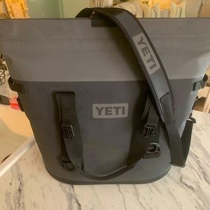 Yeti Hopper M30